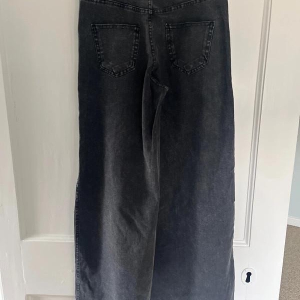 Classic Black GarmentGirls H&M Grey flares with heart detail size 10-11